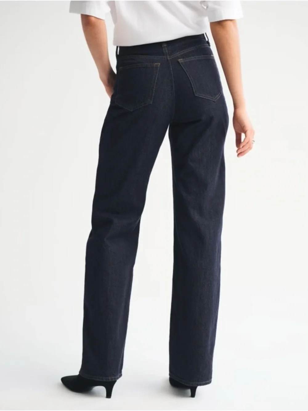 Abercrombie & Fitch High Rise Loose Drapey Rigid Jeans in Dark Rinse Denim - Picture 6 of 13